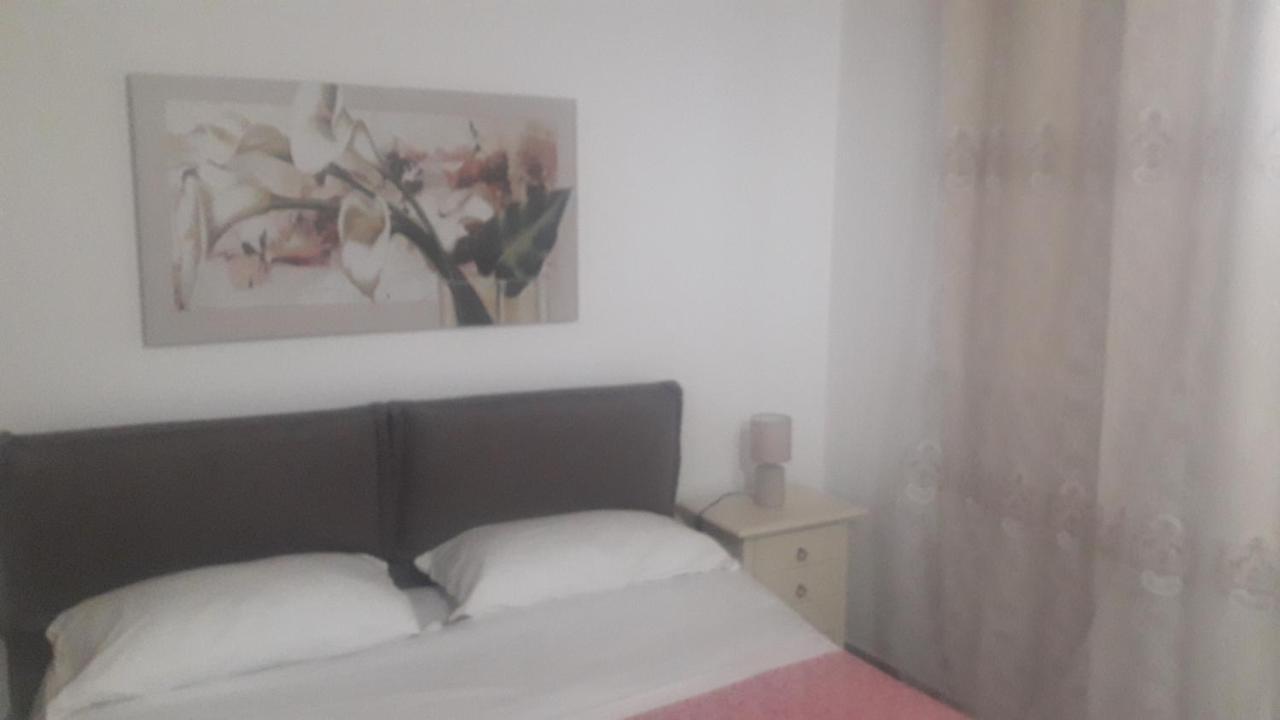 Appartamento Vincenzina 兰佩杜萨 外观 照片